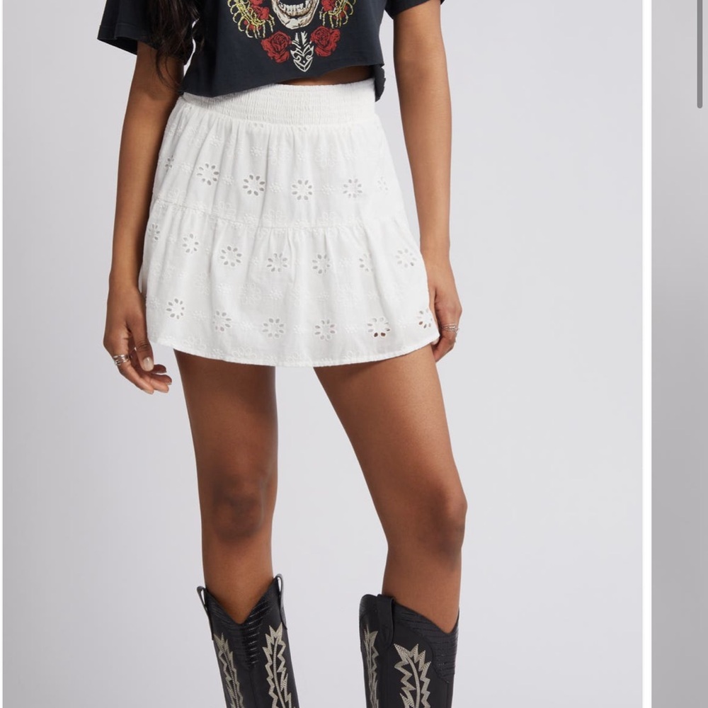 Ruffle mini skirt